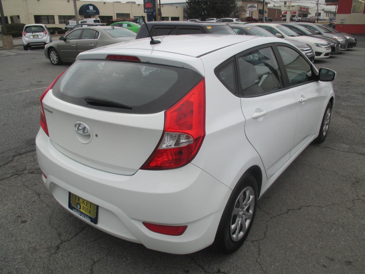 2012 WHITE Hyundai Accent GS 5-Door (KMHCT5AE1CU) with an 1.6L L4 DOHC 16V engine, located at 1254 Manheim Pike, Lancaster, PA, 17601, (717) 393-9133, 40.062870, -76.323273 - Photo#4